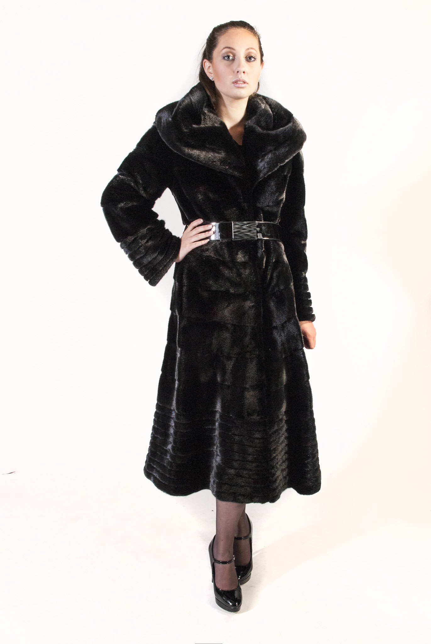 Horizontal Mink Grooved Mink And Belt - alexandros-furs
